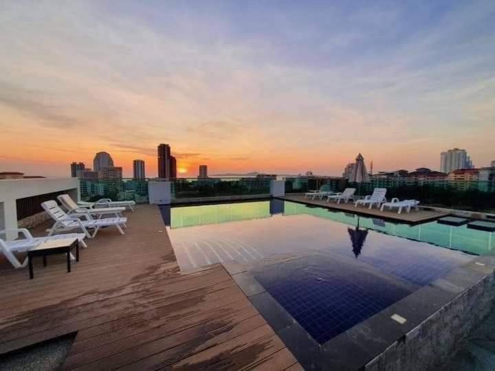 Vn Residence 3 Pattaya Eksteriør billede